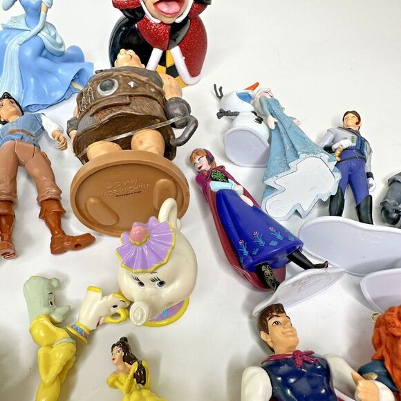 Disney Toy Box Lot 30+ Figures Cake Topper Snow White Cinderella Frozen Princess - Picture 10 of 13